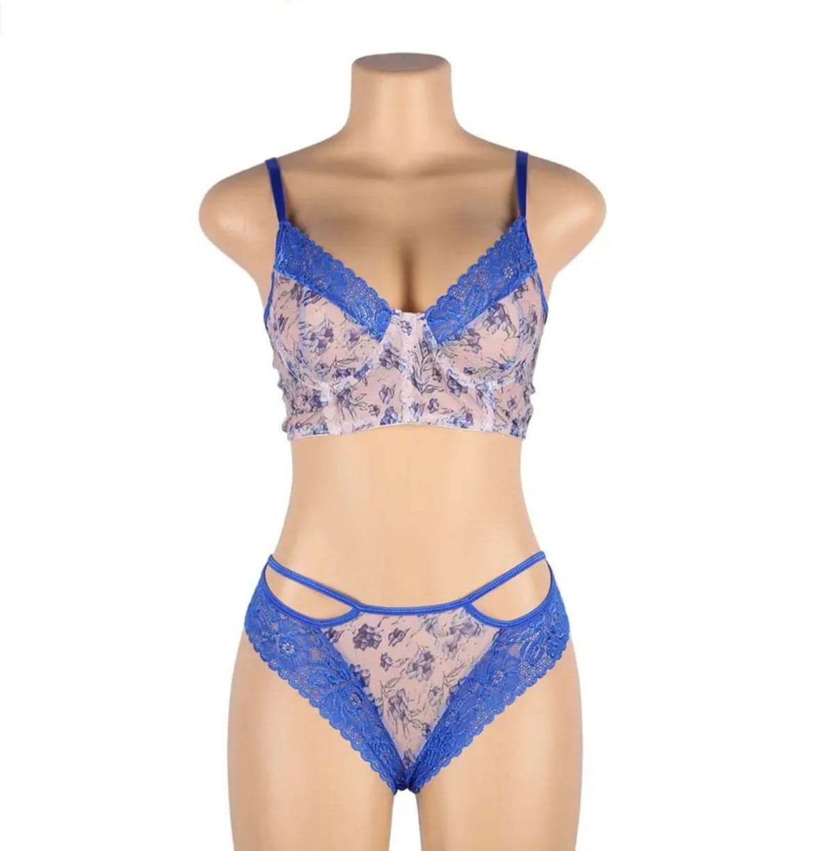 Seraphina plus size lingerie set